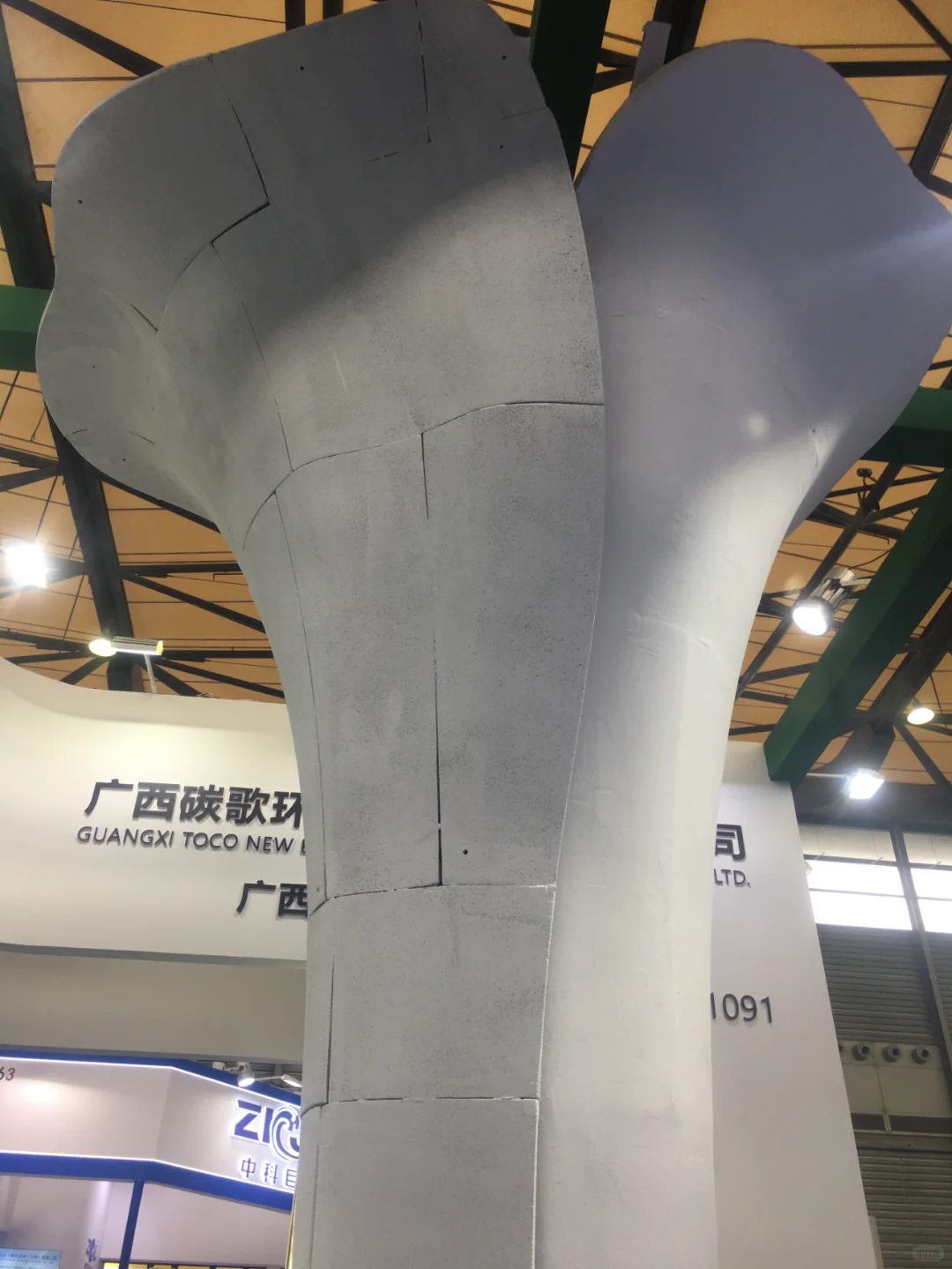 碳歌发泡陶瓷墙板的工业美学实践