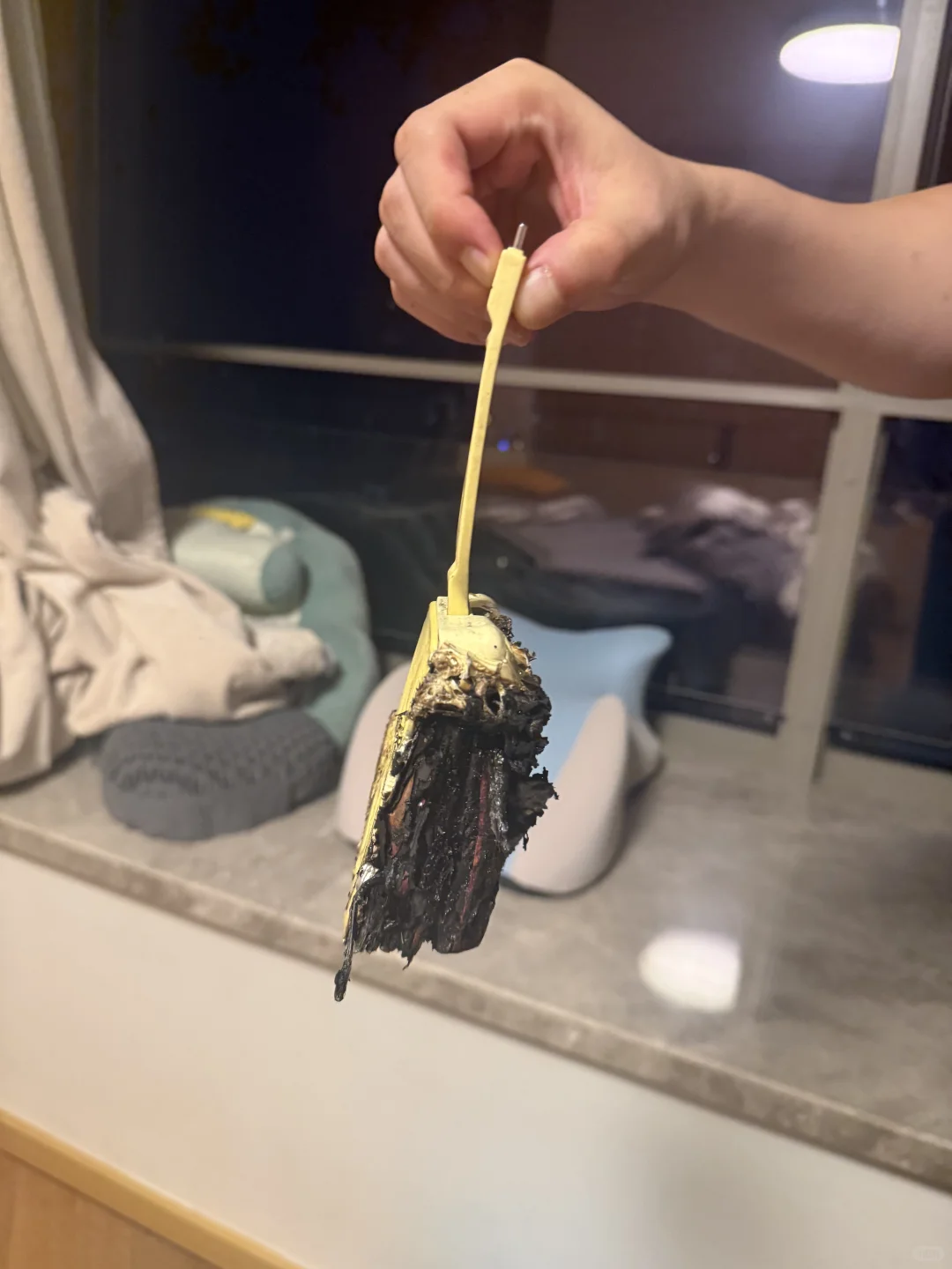 凌晨1点半，我的罗马仕充电宝爆炸了