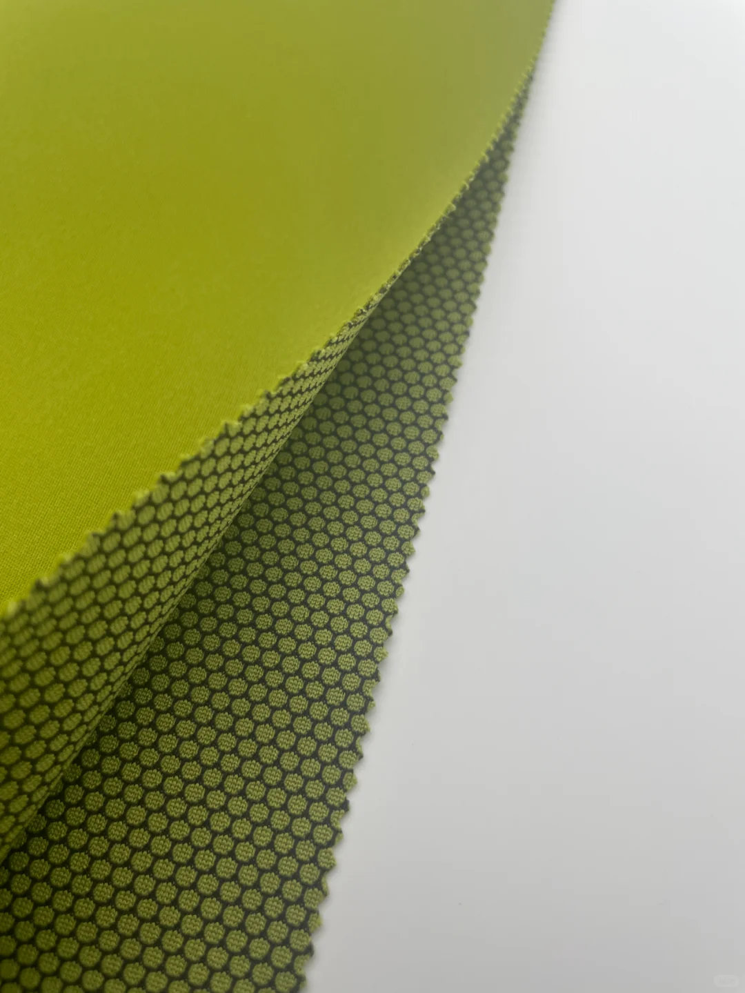 ? 炫酷时尚，解锁冲锋衣面料的魅力?