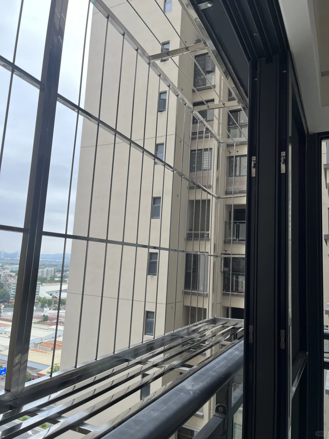 后悔没早点装!5里空心管不锈钢窗罩