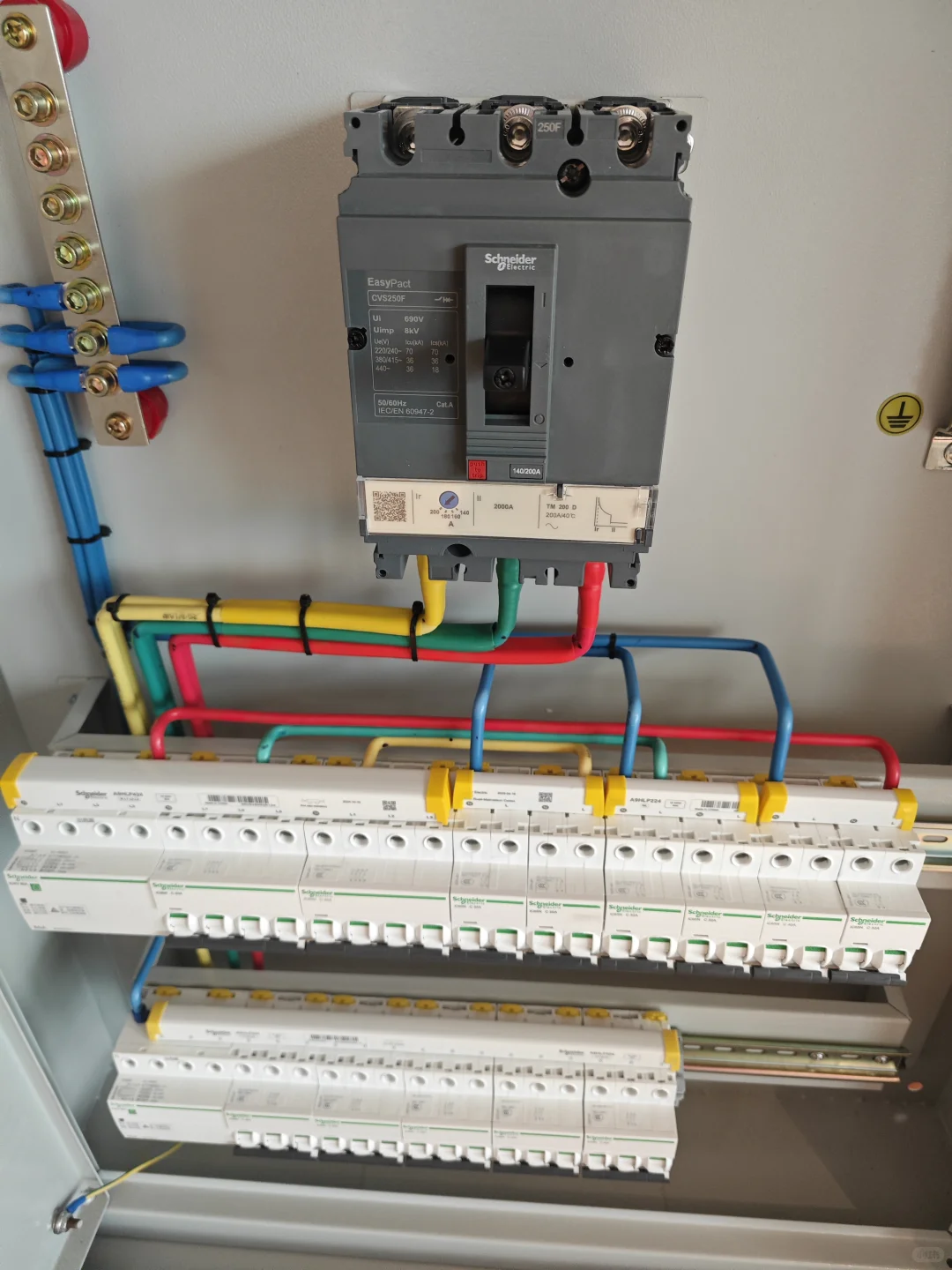 南通五层别墅配电线路与组装