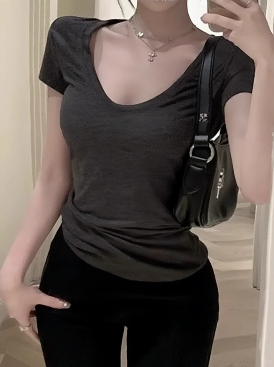 有?！救命?正肩T恤太显瘦‼️大U领修身版型