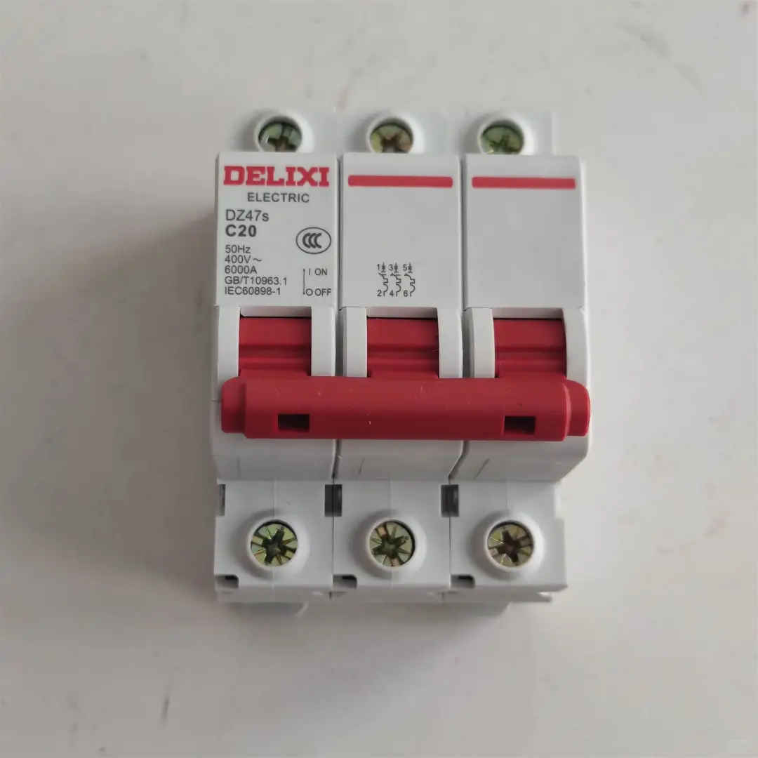 低压断路器的作用及使用场景