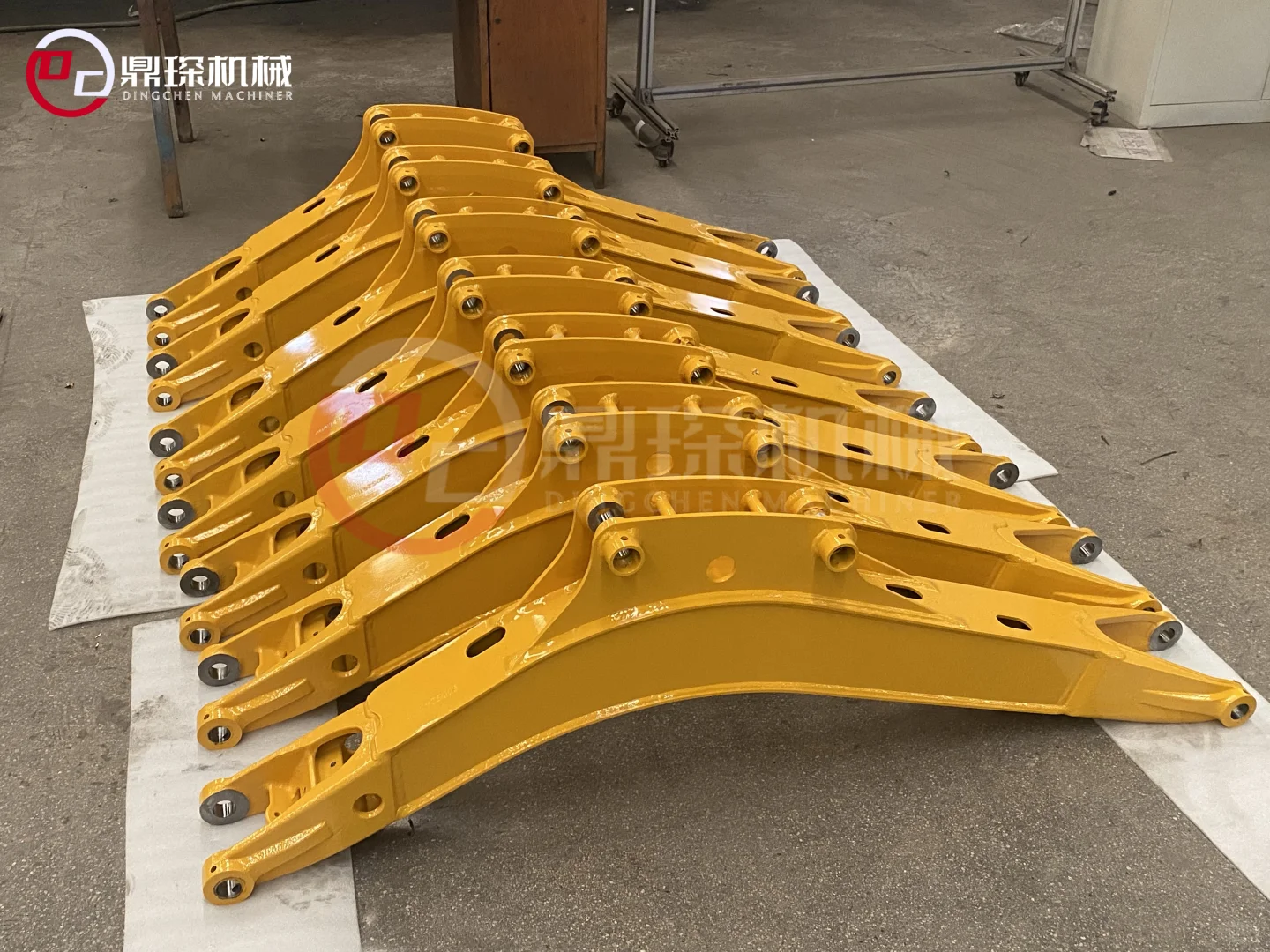 动臂斗杆新鲜出炉｜挖掘机结构件厂家