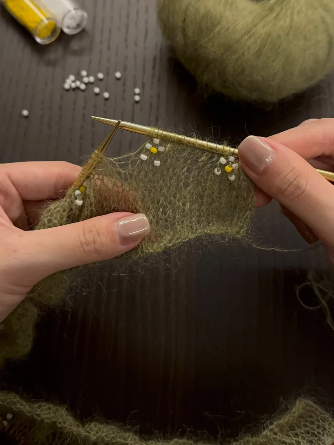 棒针发圈?｜绿油油搭配串珠小花