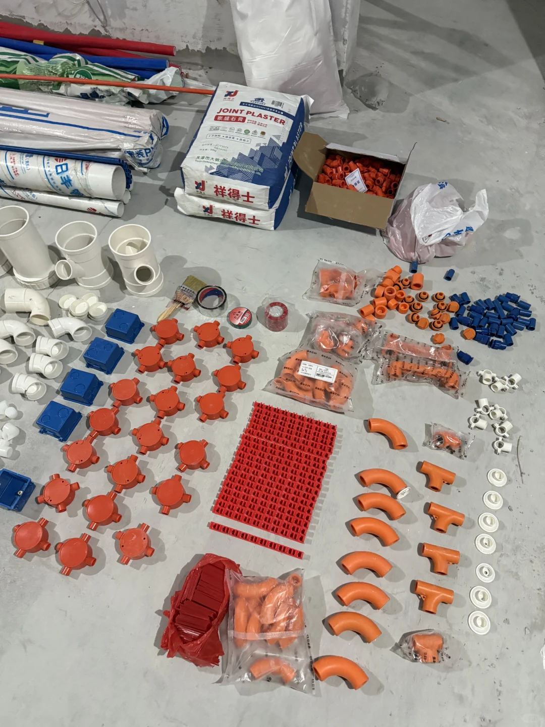 水电材料进场，有没有懂得帮忙看看