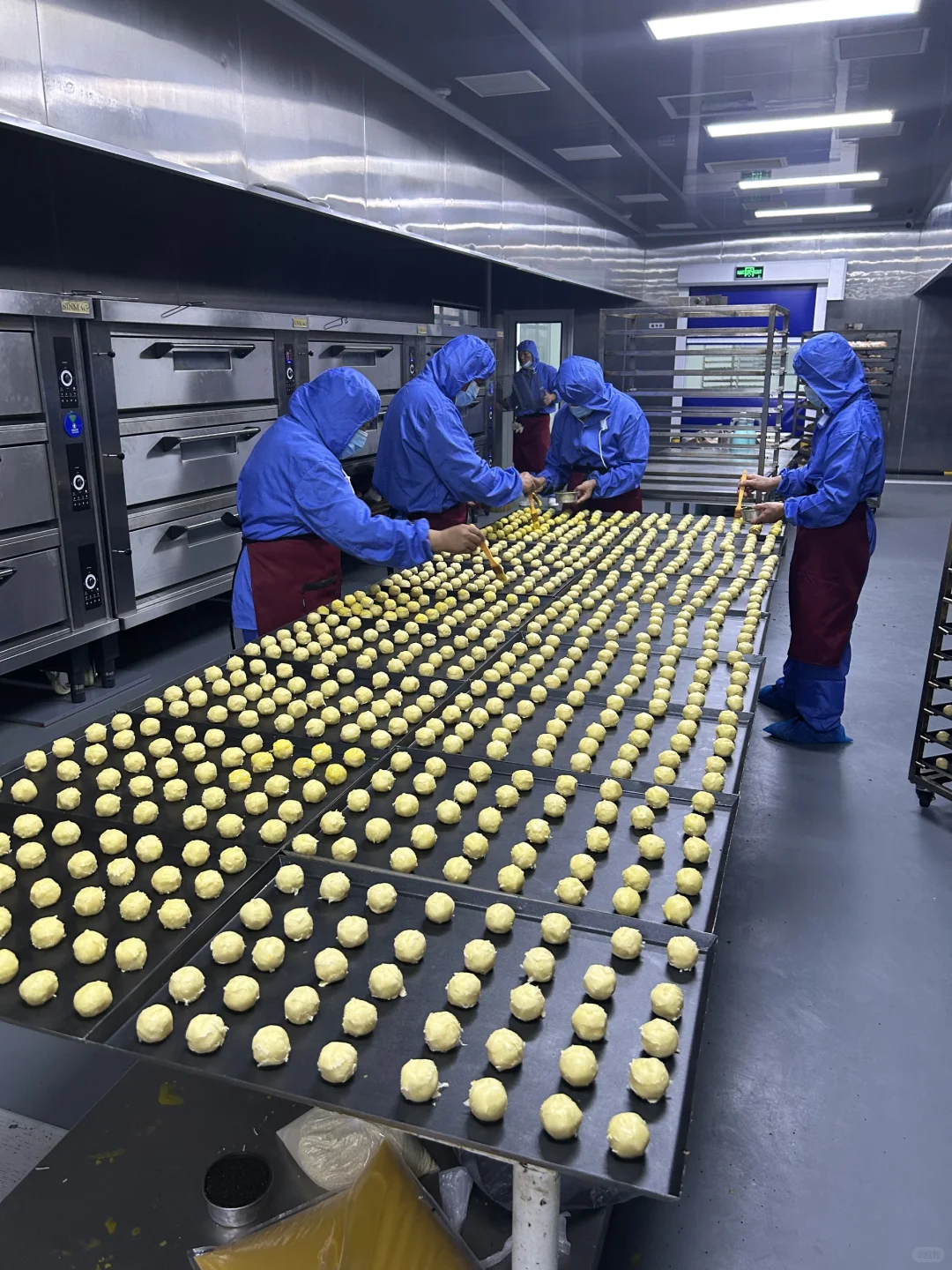 在面包工厂的一整天