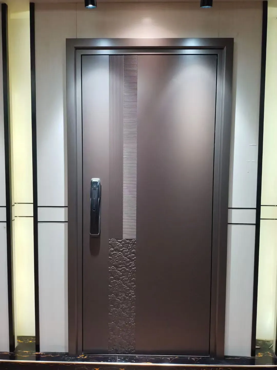 湛江大事件！入户门闭眼入