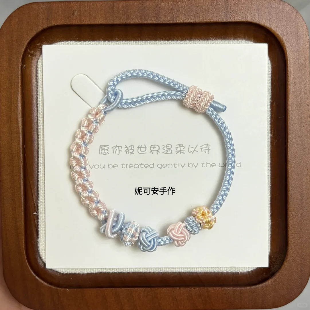 ?熬夜也要编！这款「月光手绳」治好了我的