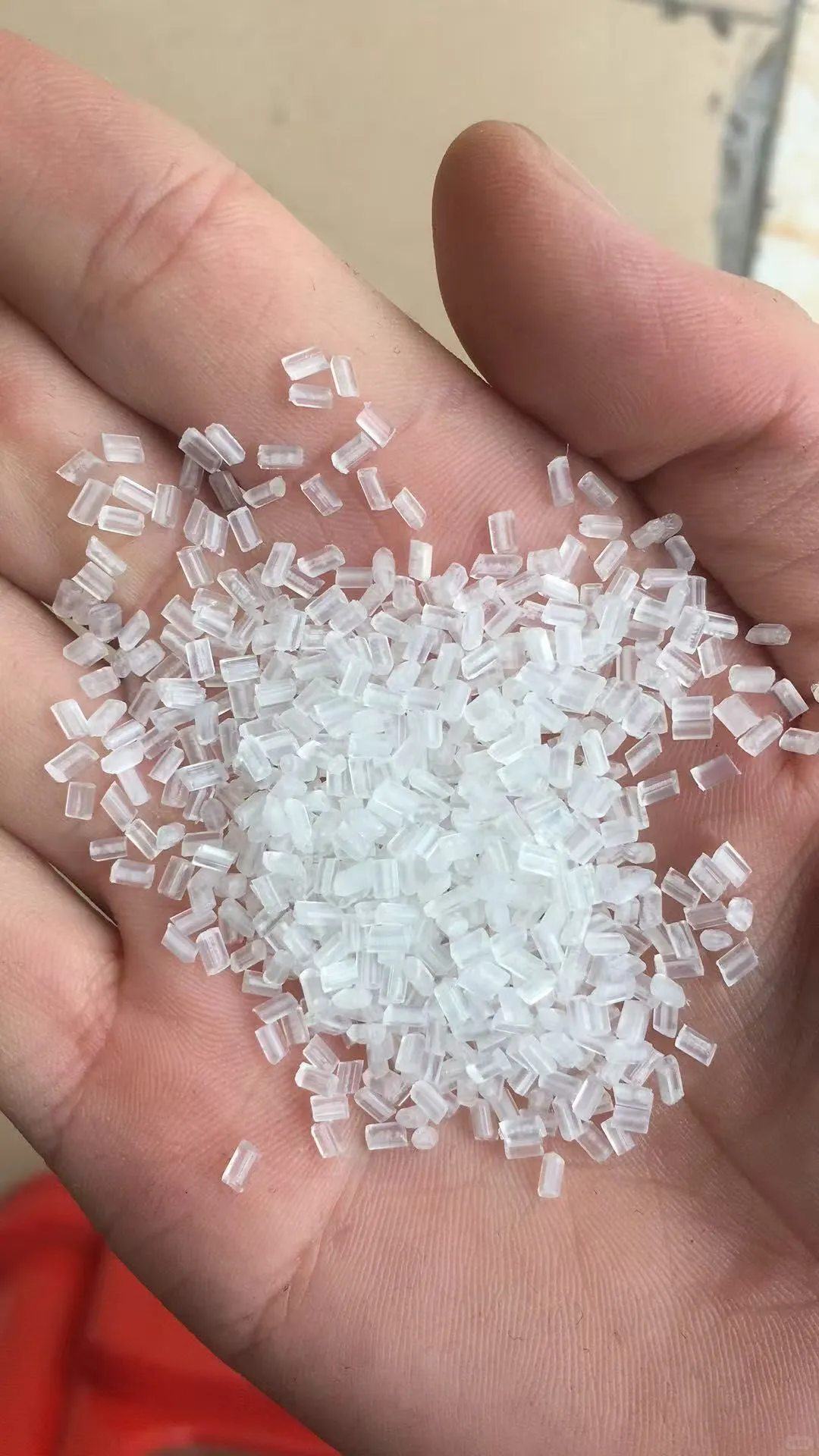 出口被加关税，大家又不消费，塑料滞销啦呜呜