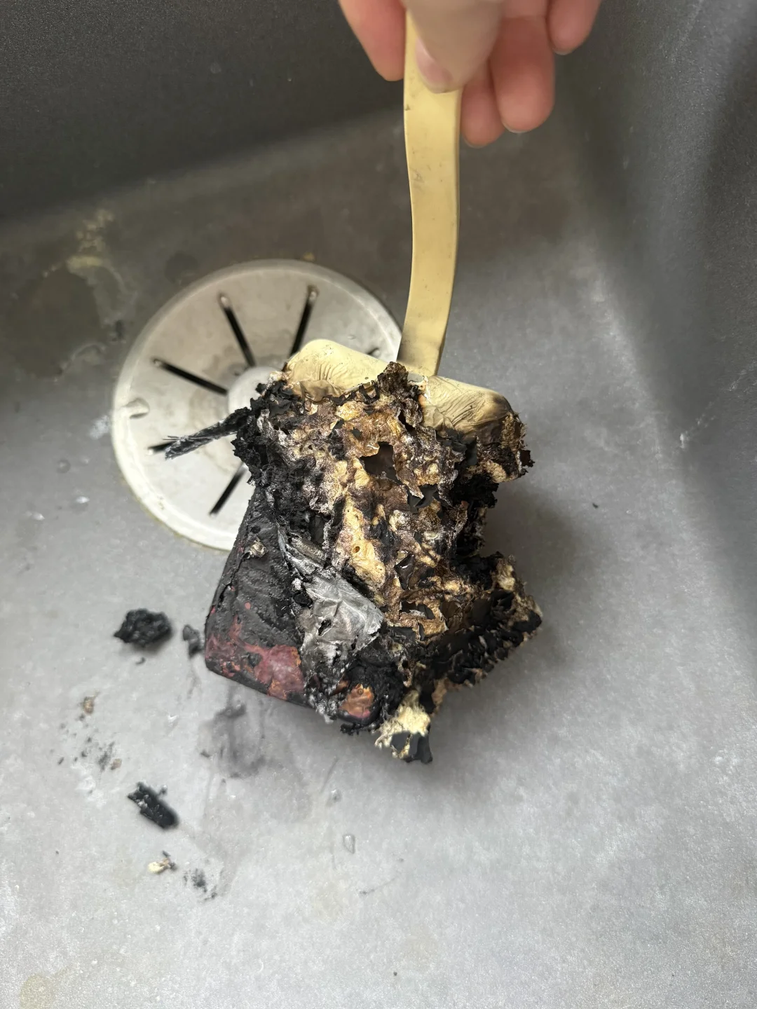 凌晨1点半，我的罗马仕充电宝爆炸了