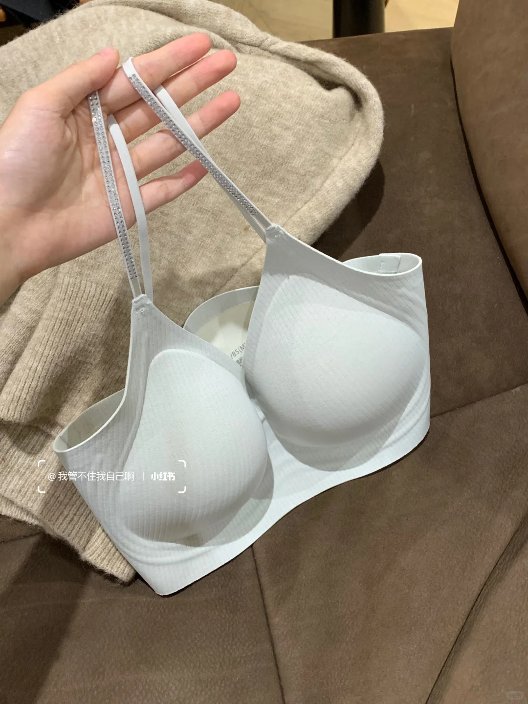 维密的水钻➕圆圆胸！！穿搭点睛之笔