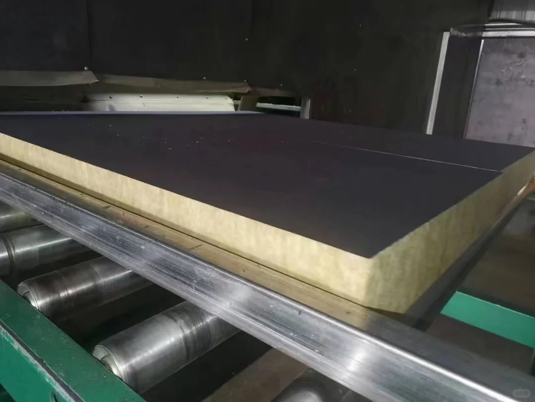 砂浆纸岩棉复合板：性能特点与应用领域全面