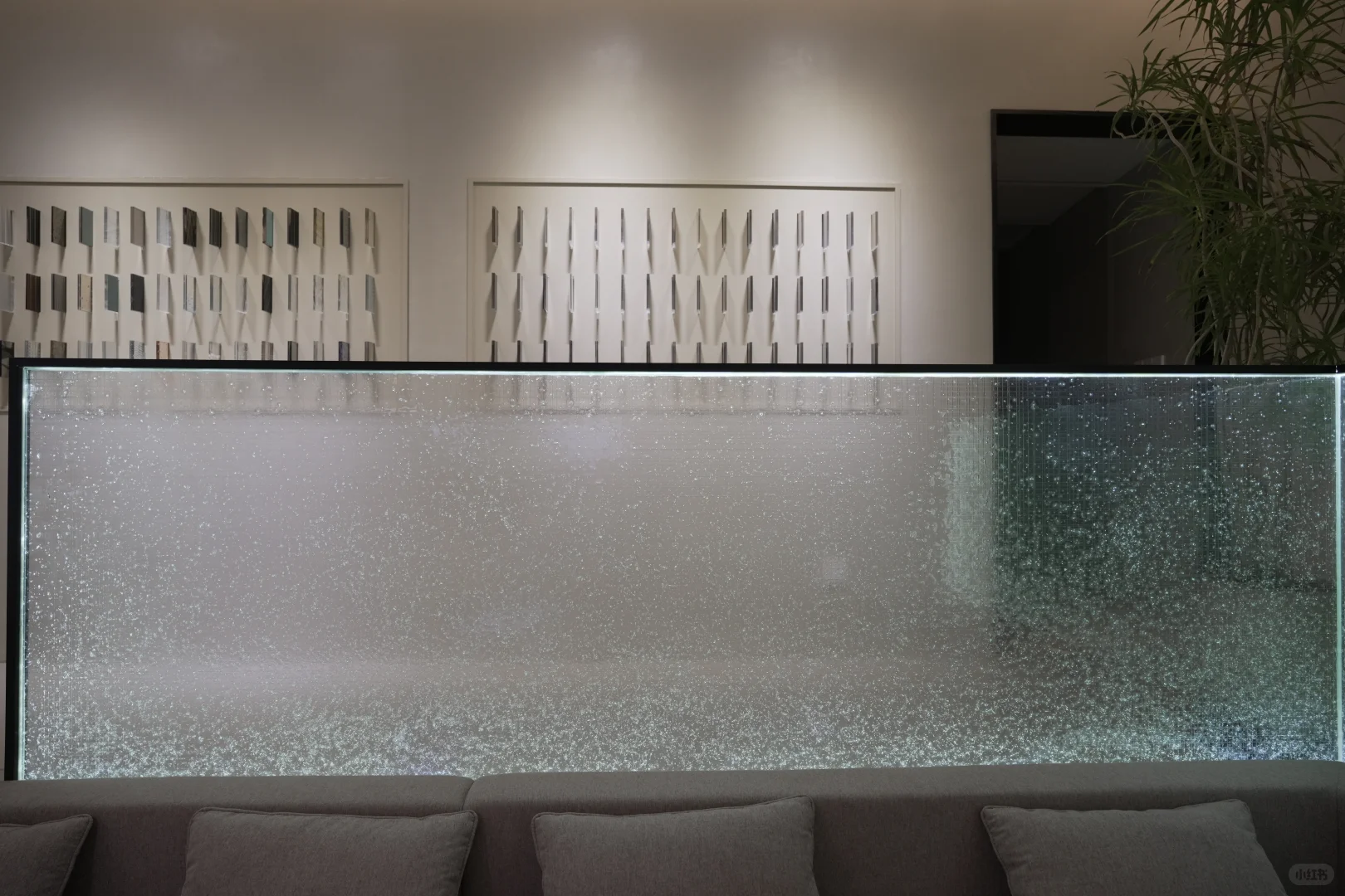 玻璃隔断价格为什么差这么多?看完省30%!