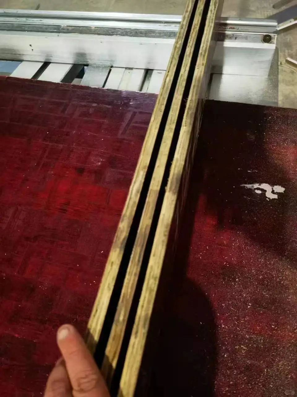 竹胶板你能分辨出那种最好吗