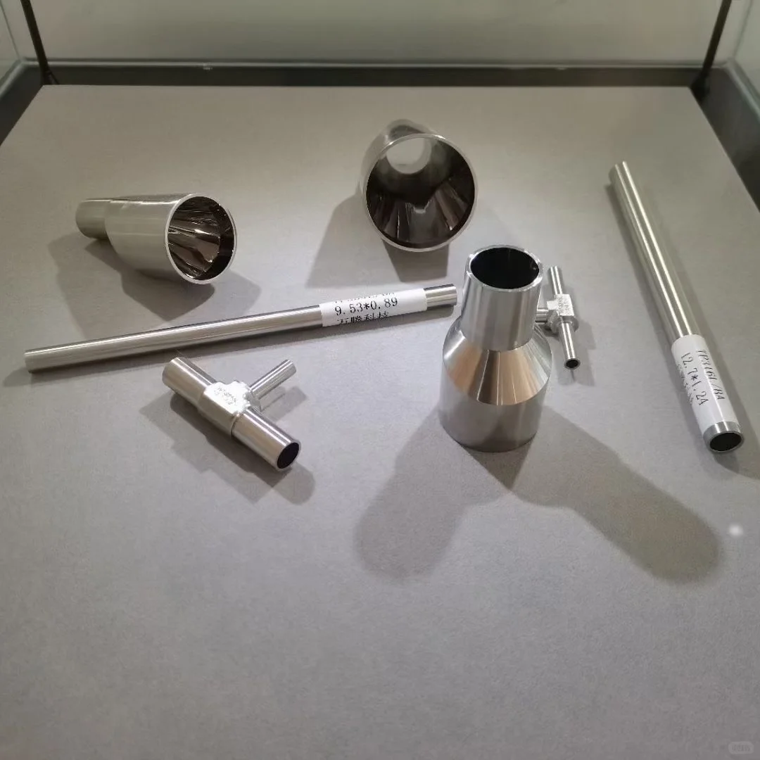 怎么会有这么光亮的不锈钢管！！