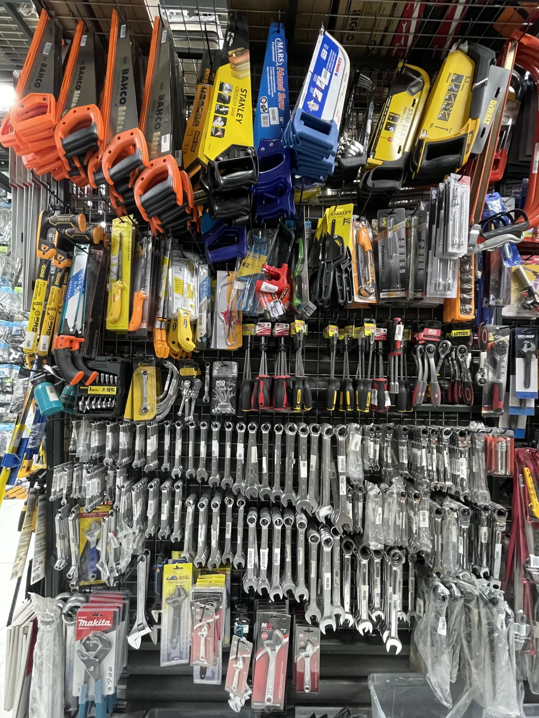 ??Woodlands五金店物廉价美千万别错过!!