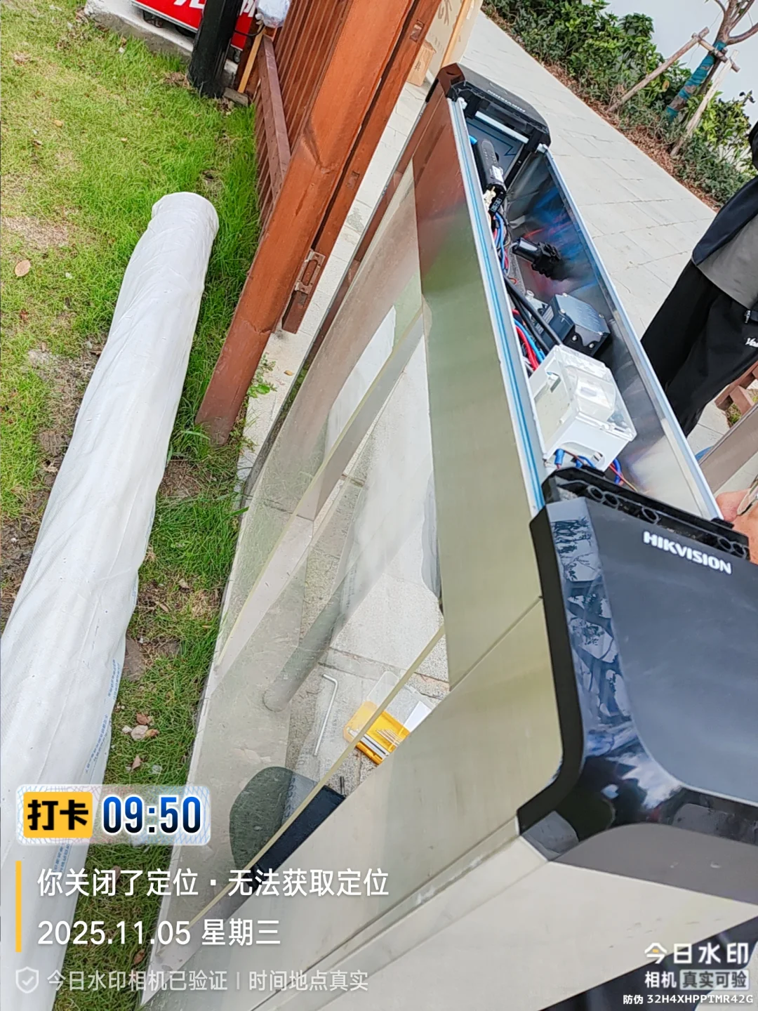 人行通道闸系统安装实录