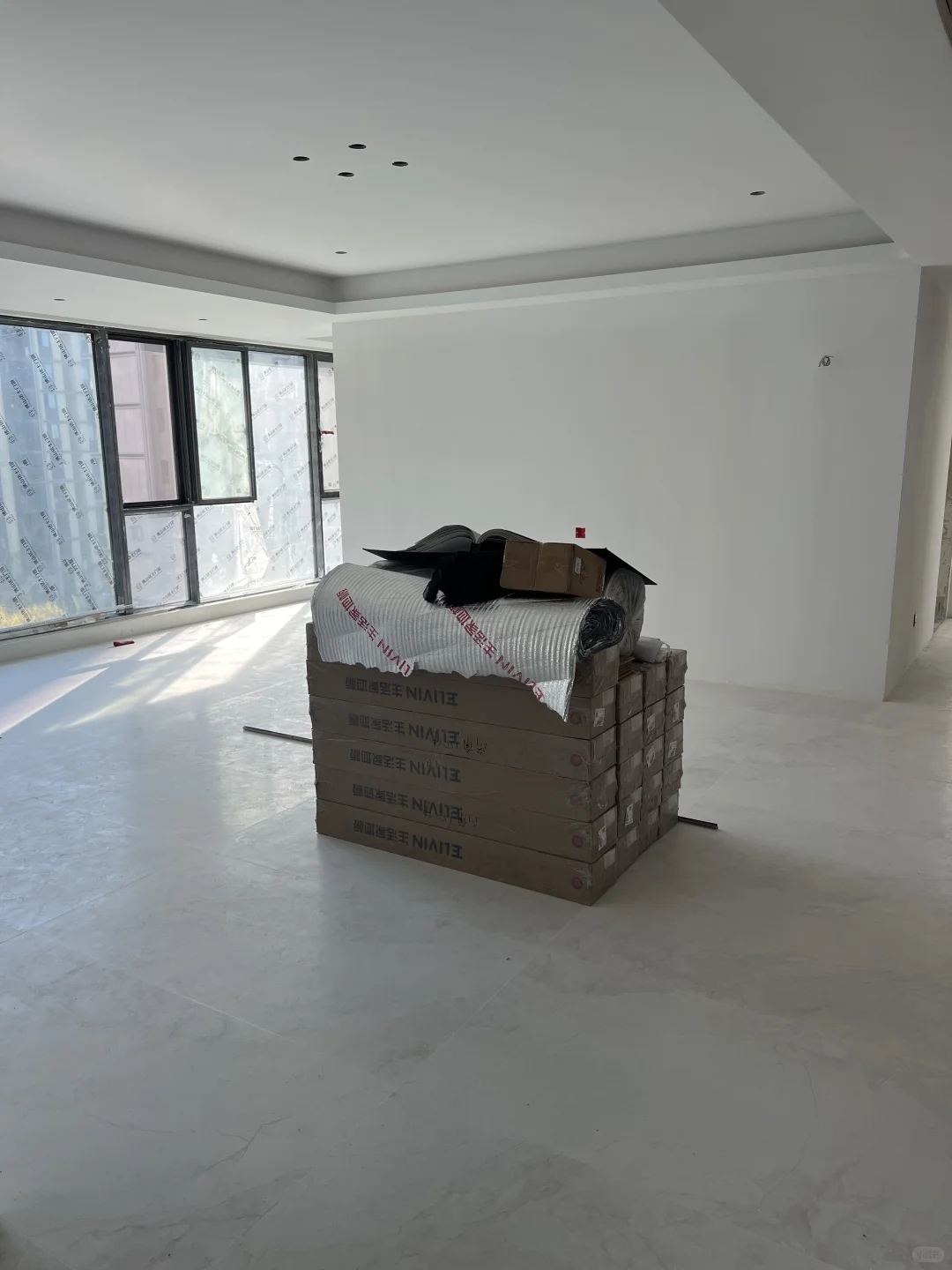 地板来了，地板又走了