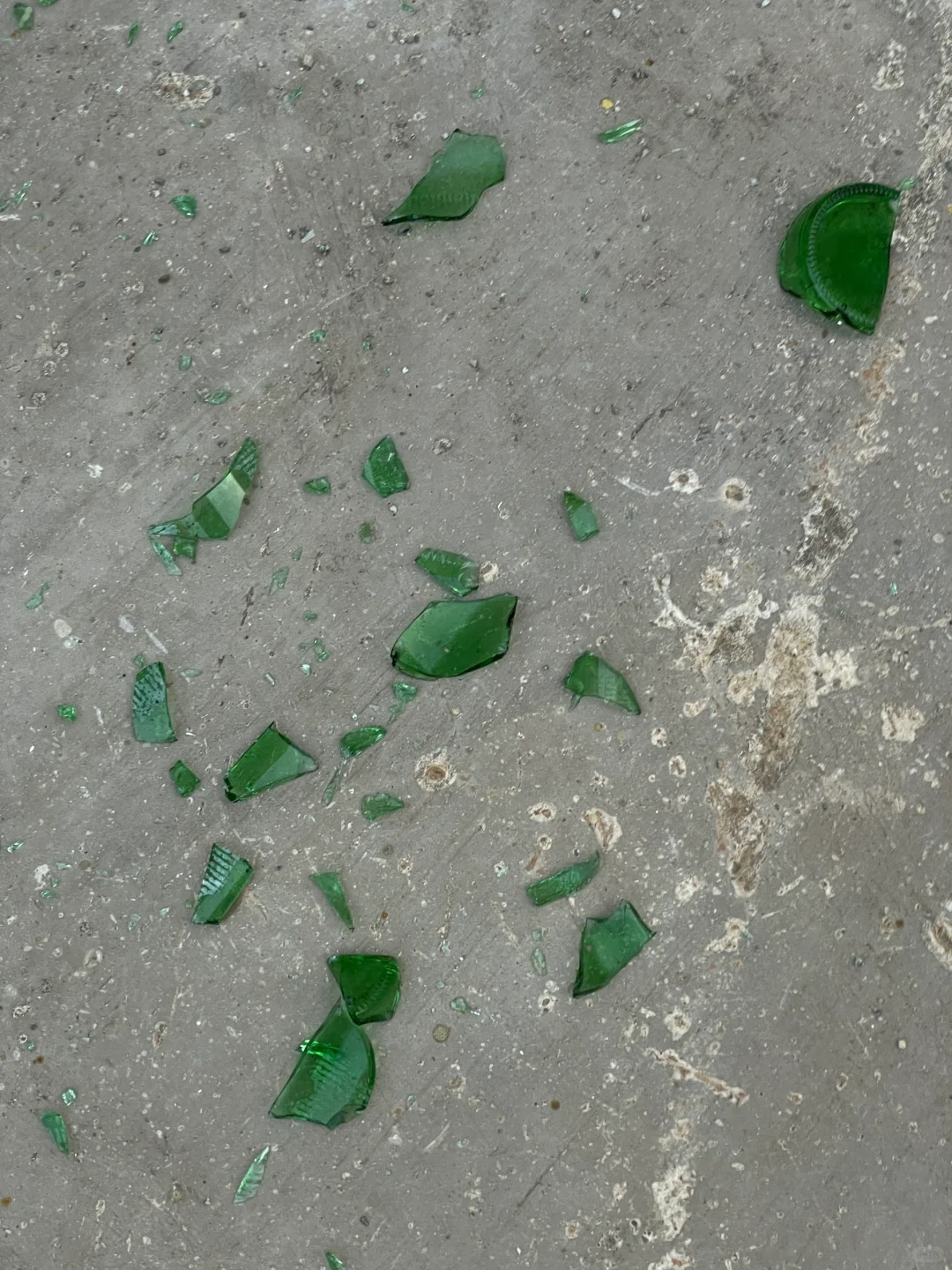 喝完的啤酒瓶不要扔｜可以烧成美丽的瓷器