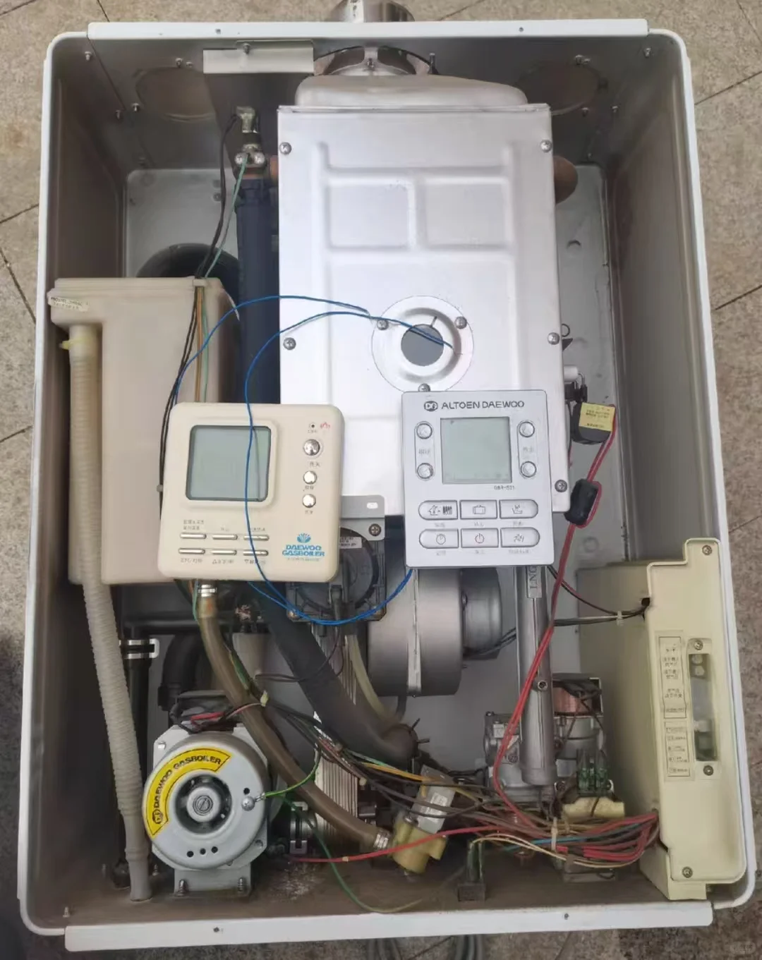 壁挂炉不出热水怎么回事？专业师傅极速上门