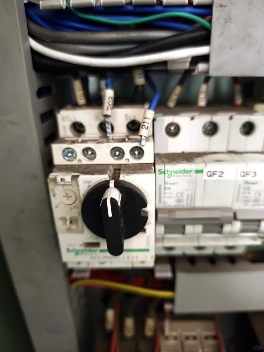 杭州更换电动机断路器