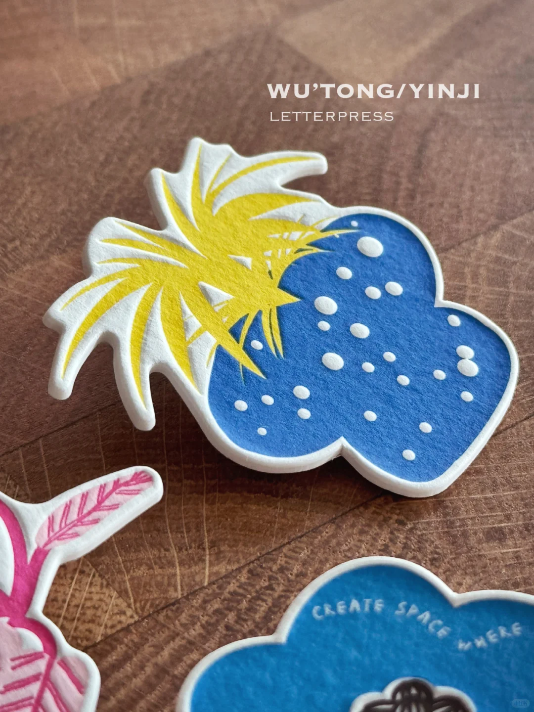 一组花朵主题的letterpress纸徽章物料~