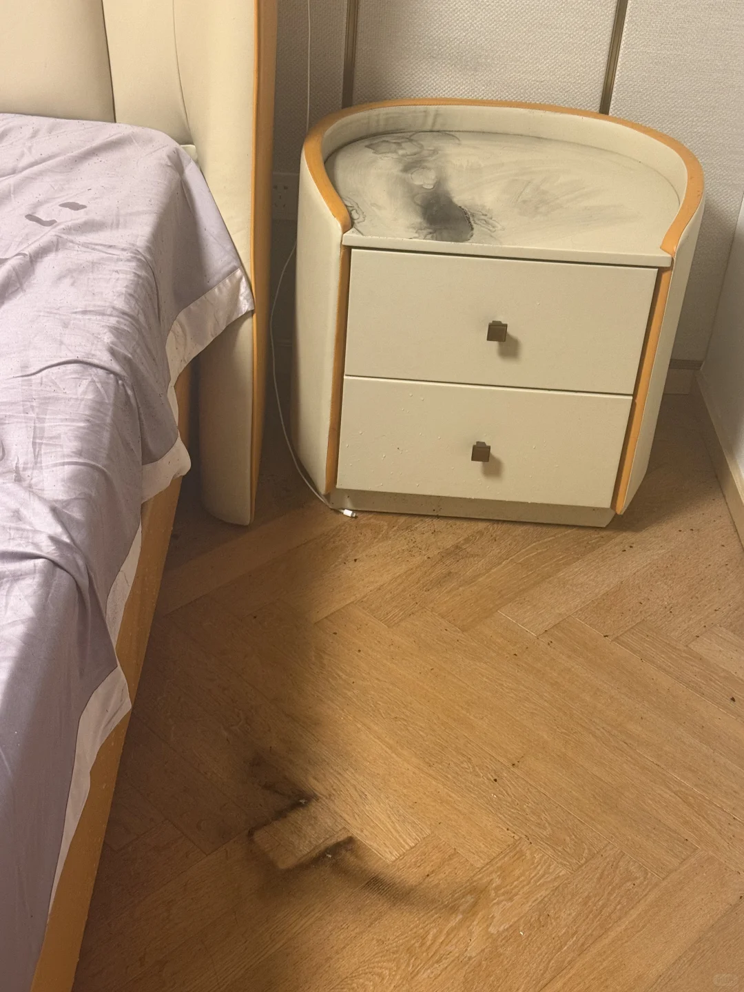 凌晨1点半，我的罗马仕充电宝爆炸了