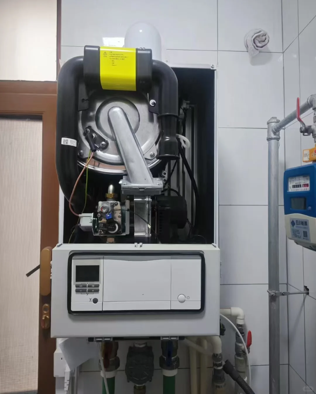 壁挂炉不出热水怎么回事？专业师傅极速上门