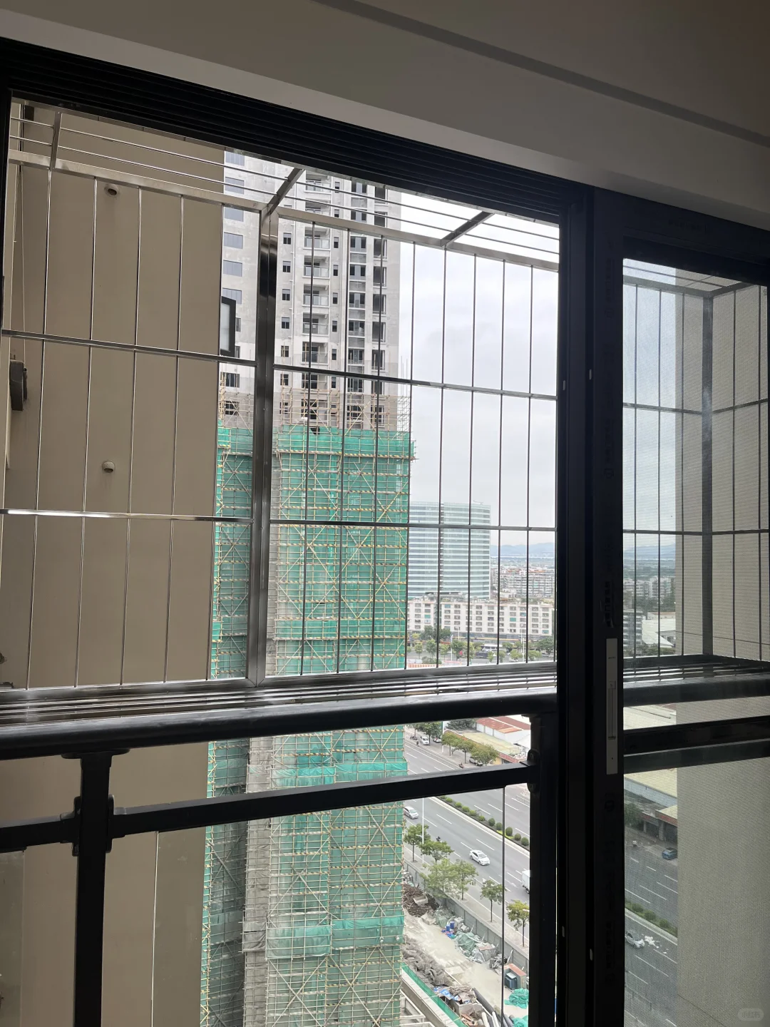 后悔没早点装!5里空心管不锈钢窗罩