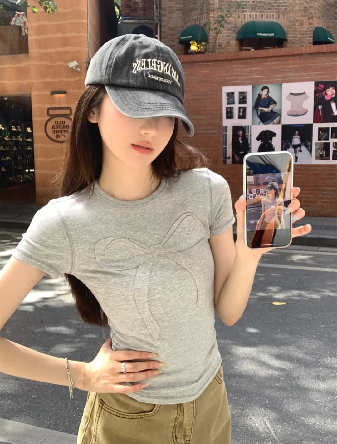 甜美蝴蝶结短袖T恤，修身款式显瘦效果佳！