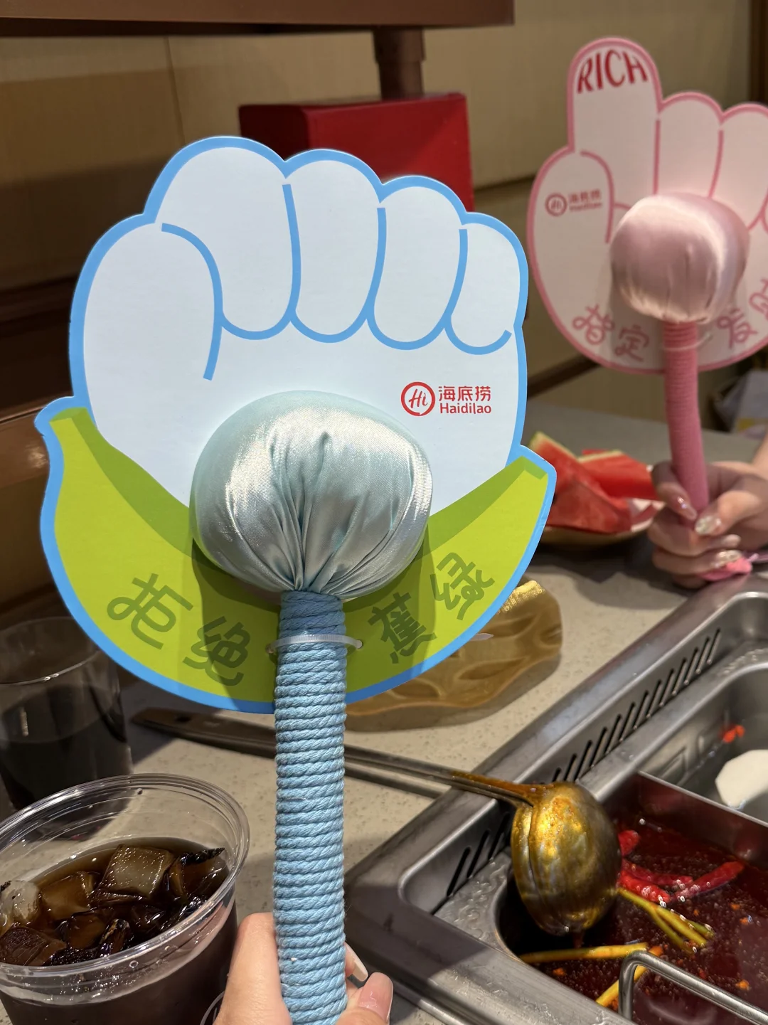 海底捞新玩具?按摩锤！！！