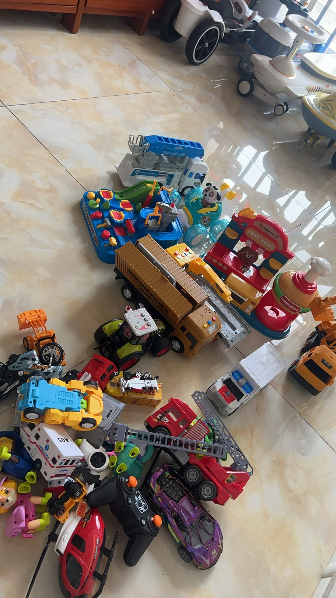 有没有要玩具的，免费送