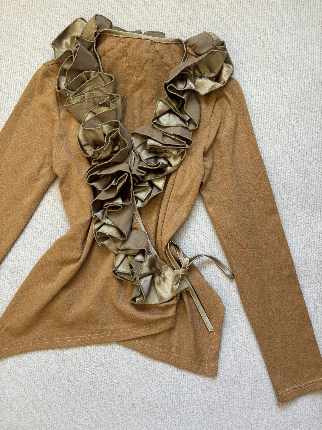 立体木耳边斜襟绑带不规则