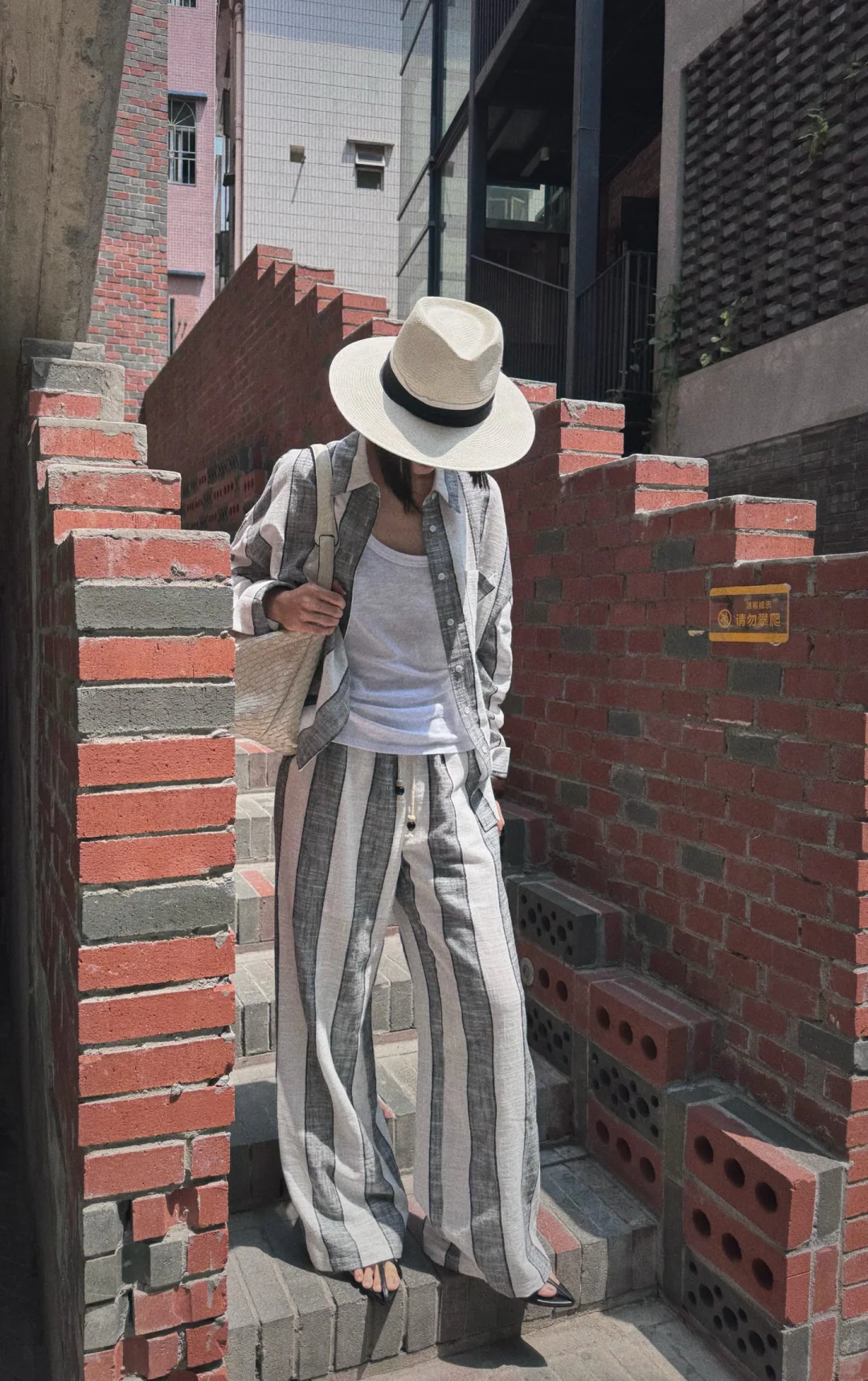 这才是「把细节焊死」的高定级休闲套装