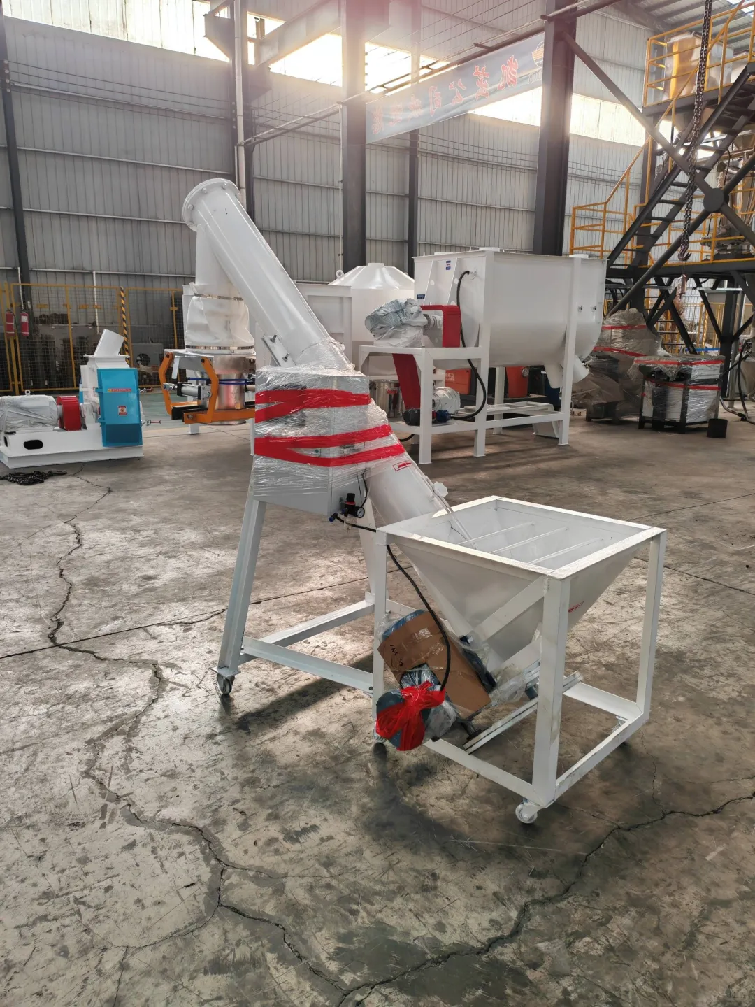 高效节能：新型自动装袋机与灌装机的特点