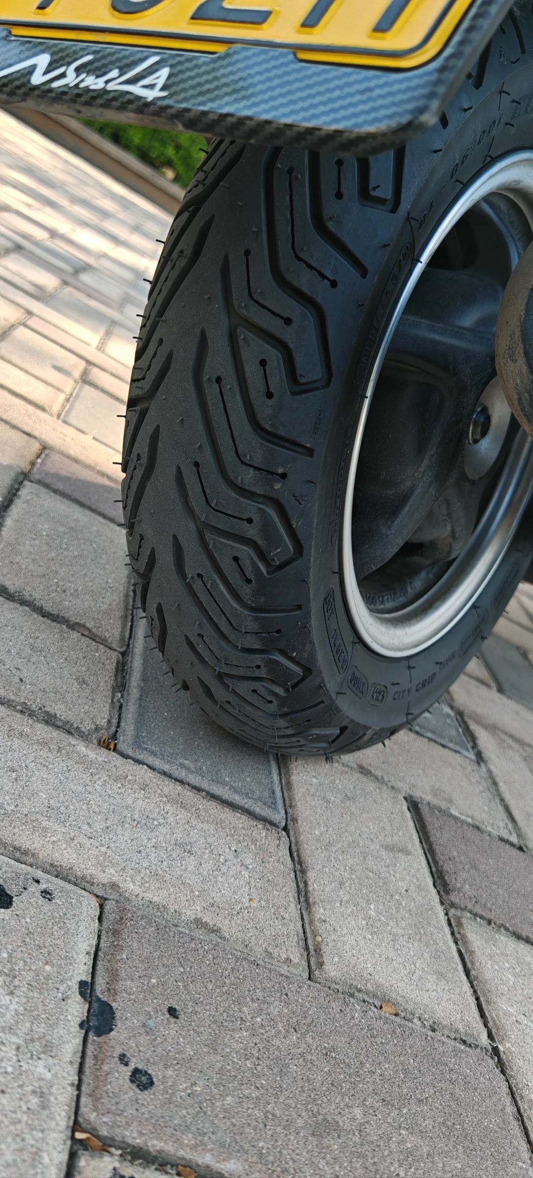 给小拉换了双米其林的鞋