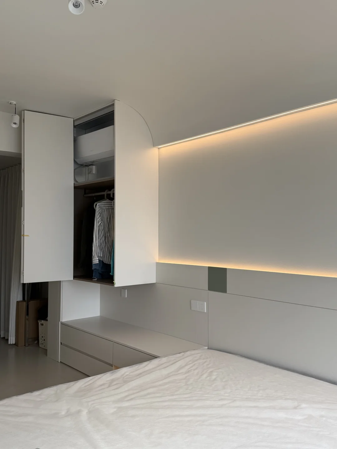 悬挑衣柜✔️会“飘”的收纳魔法