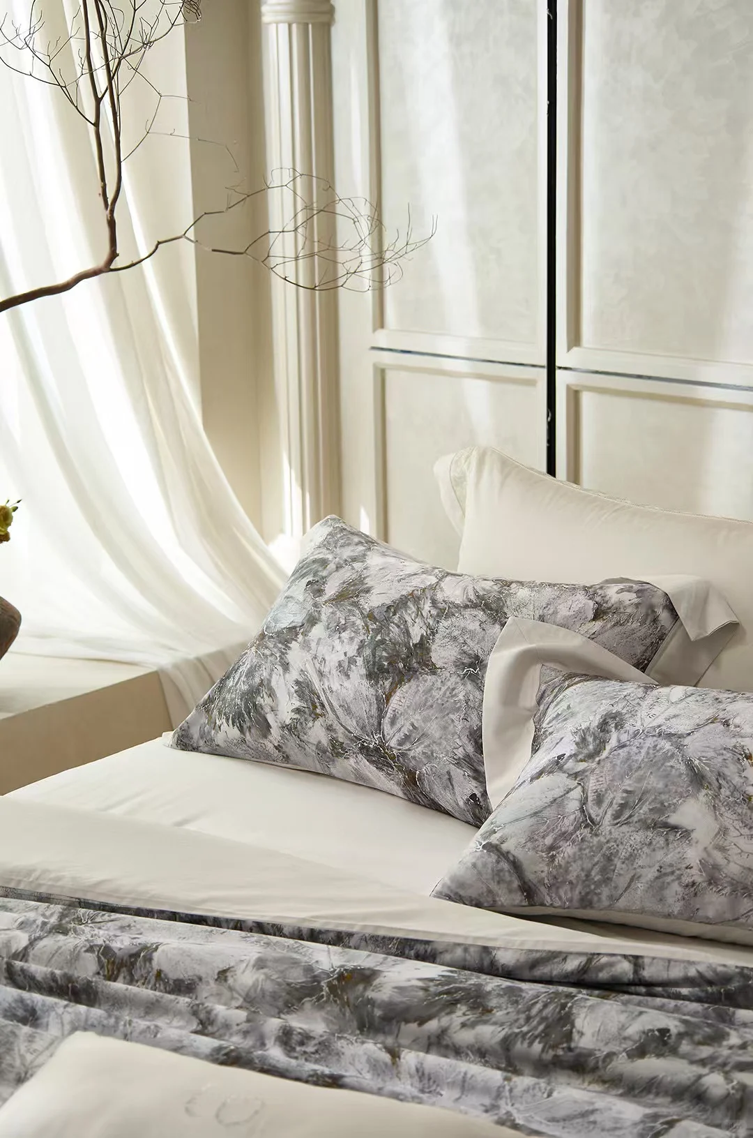 绫罗缎数码印花 月雾枝影