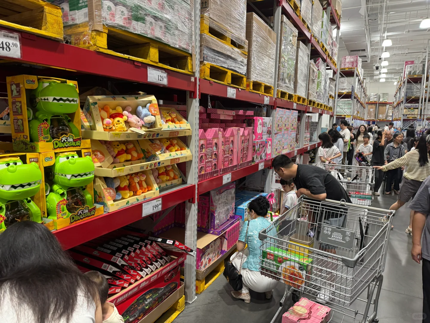 今天是来采购玩具的