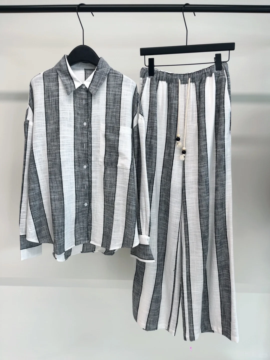 这才是「把细节焊死」的高定级休闲套装