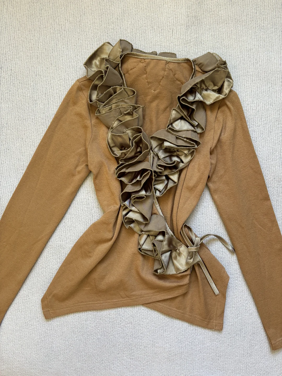 立体木耳边斜襟绑带不规则