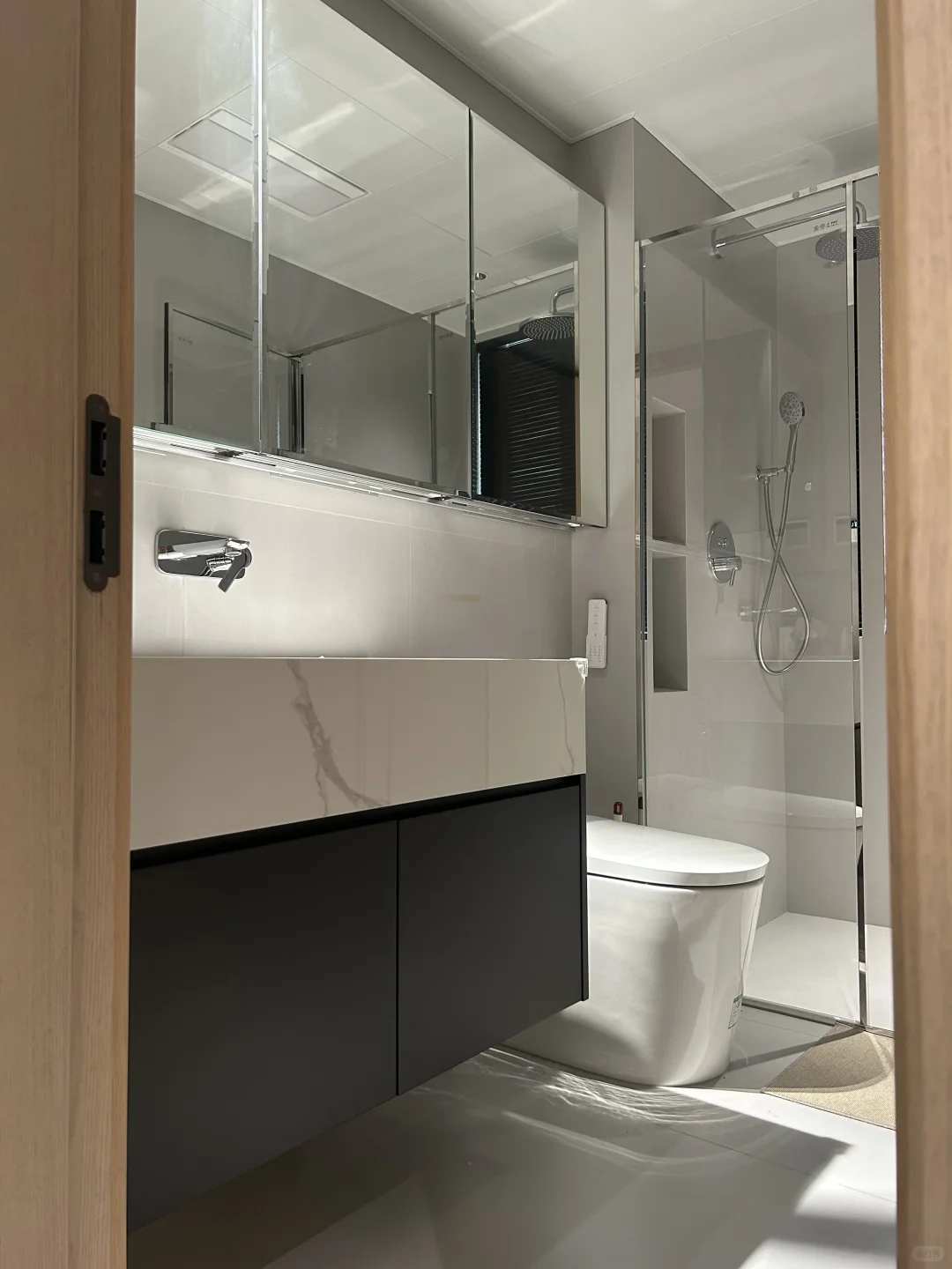 怎么感觉没做多少定制柜，但是花了近快10w