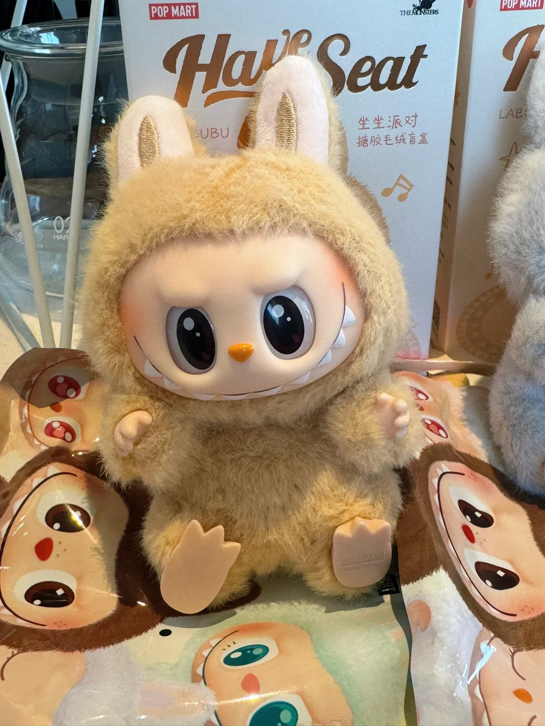 这也太可爱了吧!Labubu盲盒开箱,萌到尖叫!