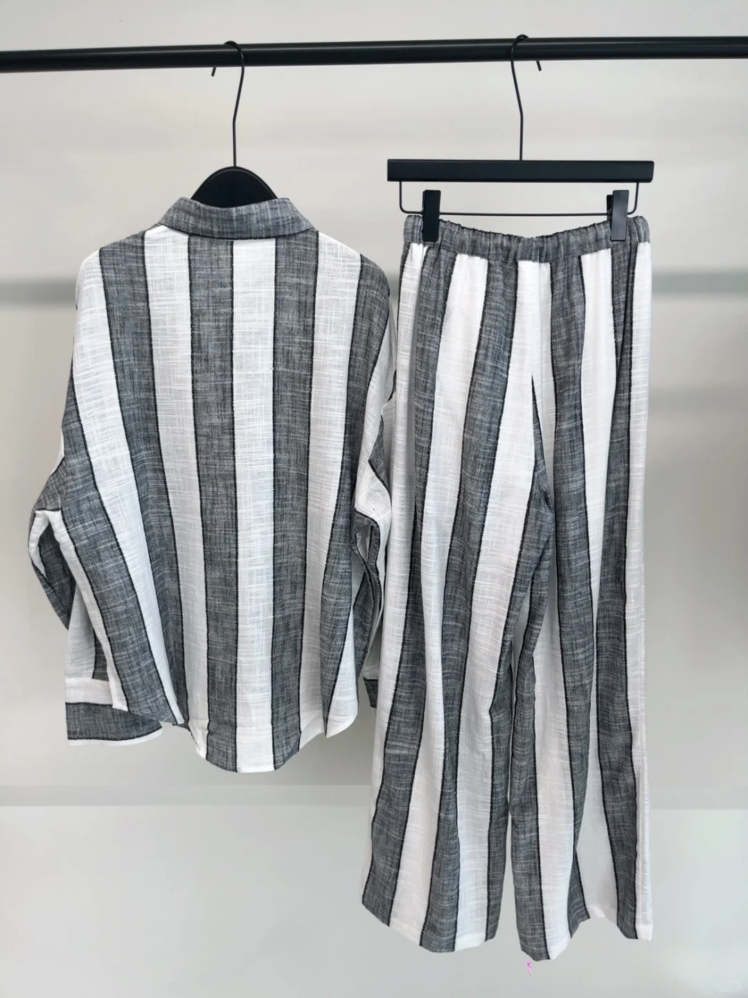 这才是「把细节焊死」的高定级休闲套装