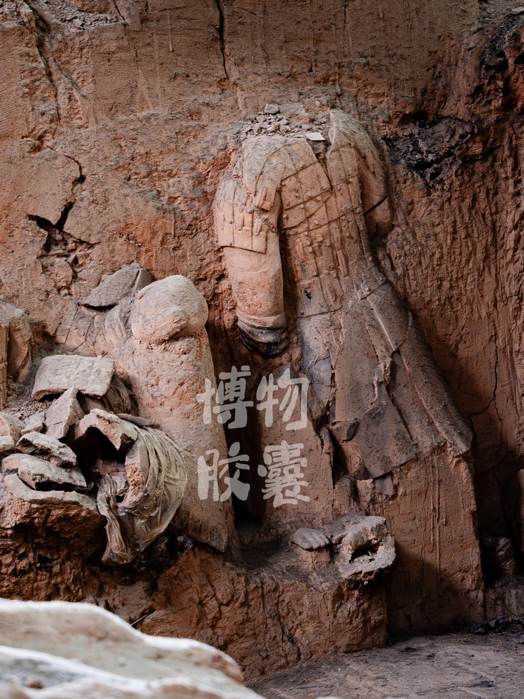 带你看看东倒西歪、缺胳膊少腿的兵马俑