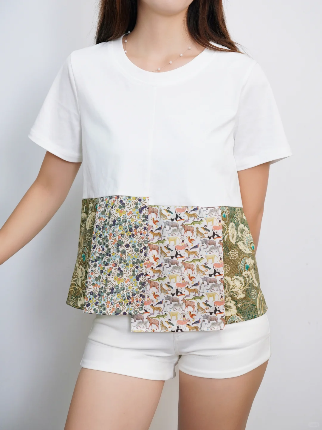 不对称的裁剪，藏着设计师的小叛逆