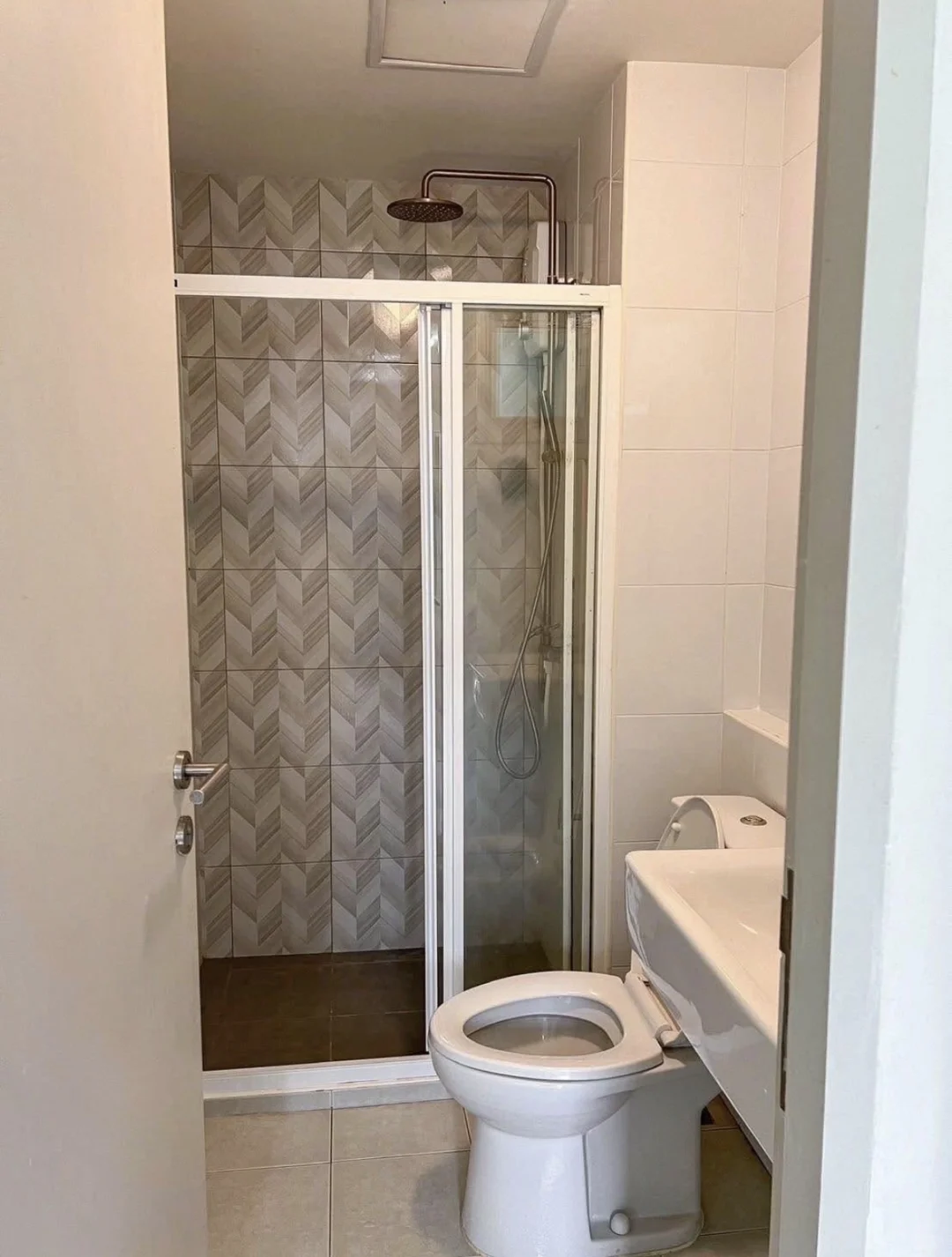 dcondo ping?‍♂️泳池景观开间出租12000铢