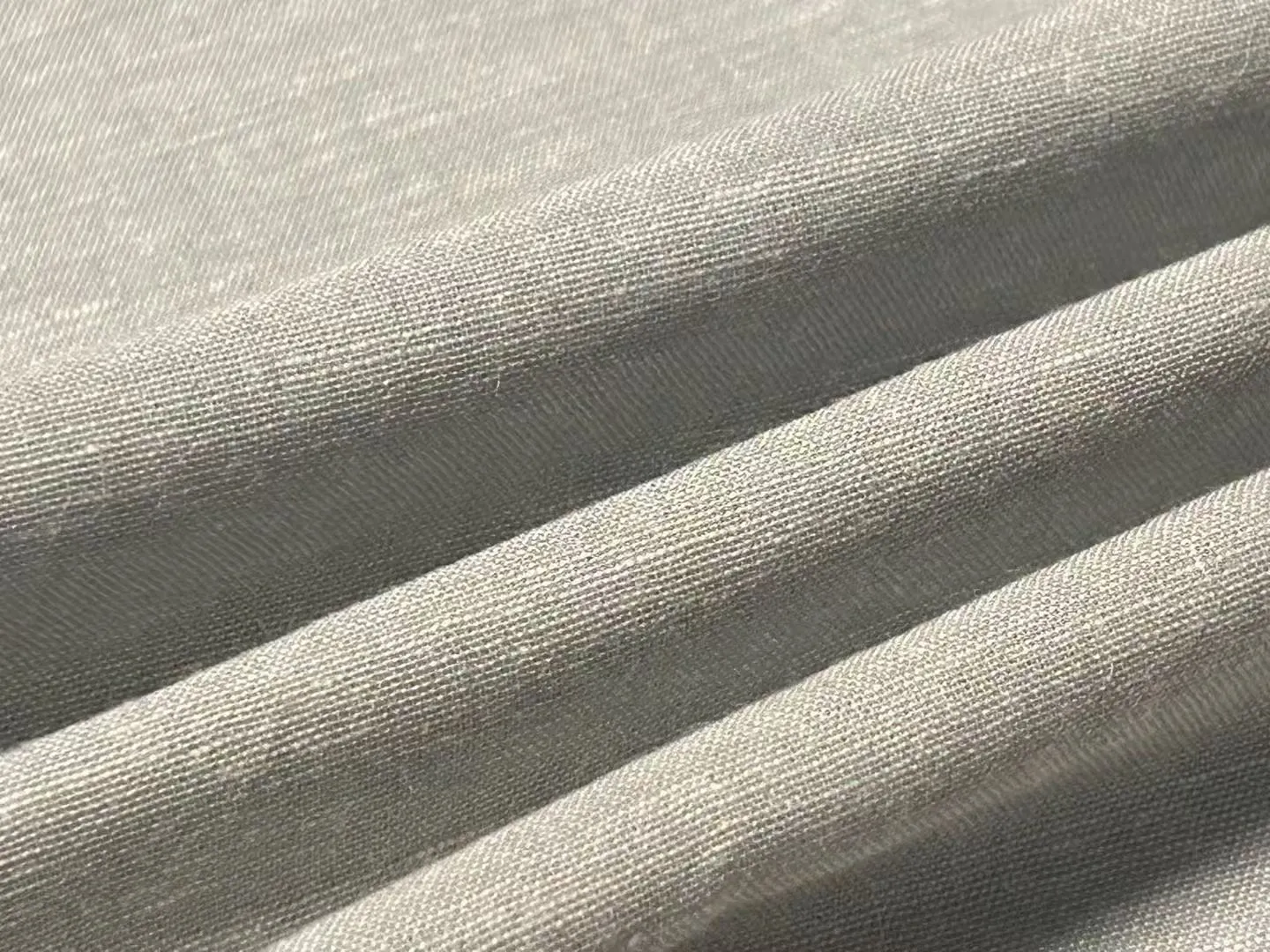 ✨ 设计师必看这款面料正在悄悄改变时尚圈