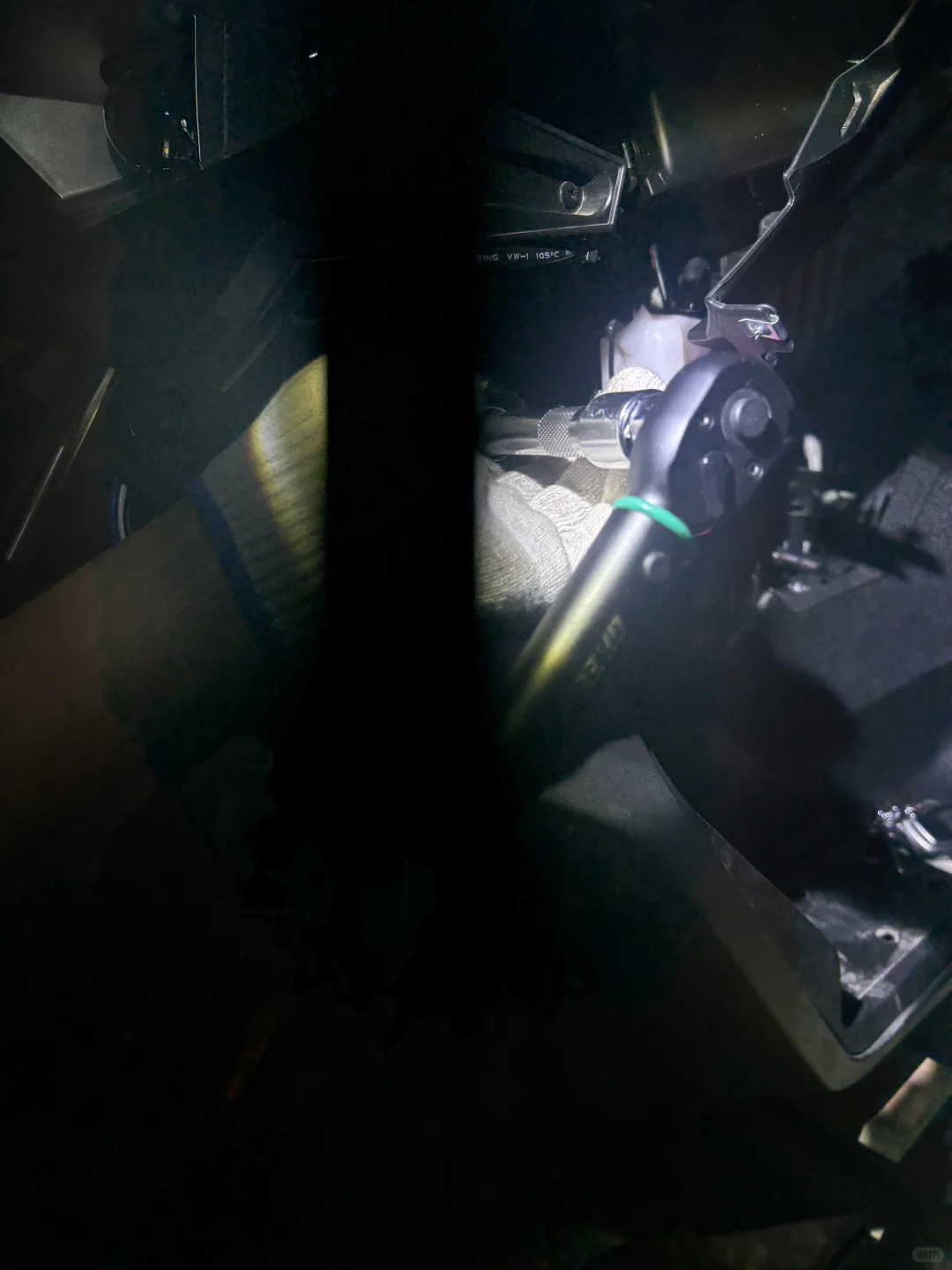 无极SR250GT。自己更换前减震弹簧